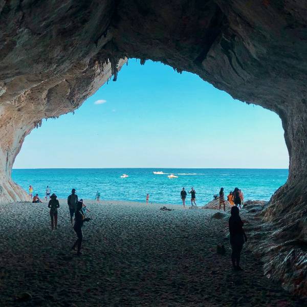 Vedere spre mare din grota Sardinia