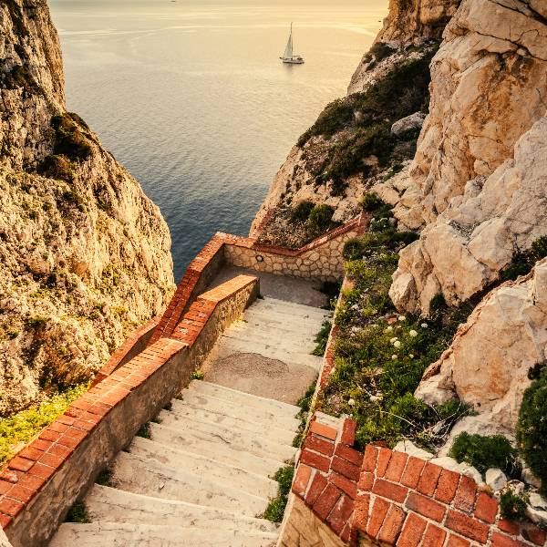 Coborare spre plaja Sardinia