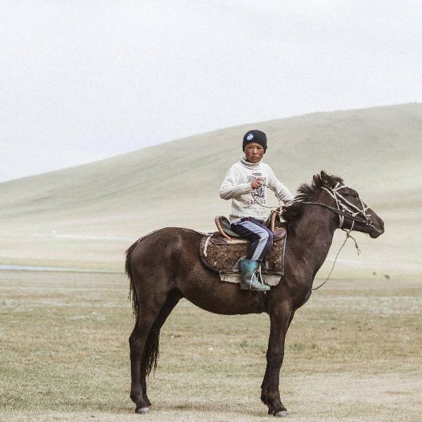 calaret tanar Kyrgysztan